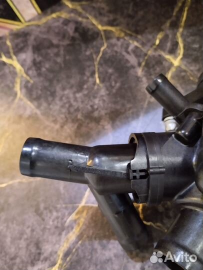 Термостат Mercedes GLA 180 GLA 200 оригинал