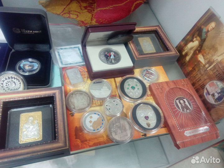 Монеты серебро Малави, Ниуэ, Бенин, Ниуэ