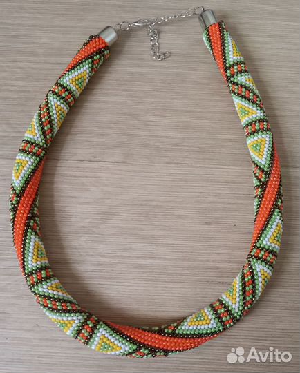 Колье жгут из бисера