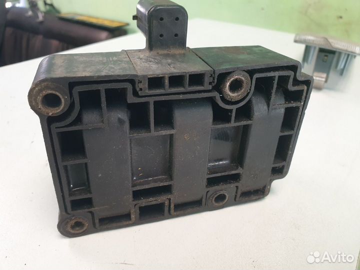 Катушка зажигания Chrysler Lhs 3.5 1996