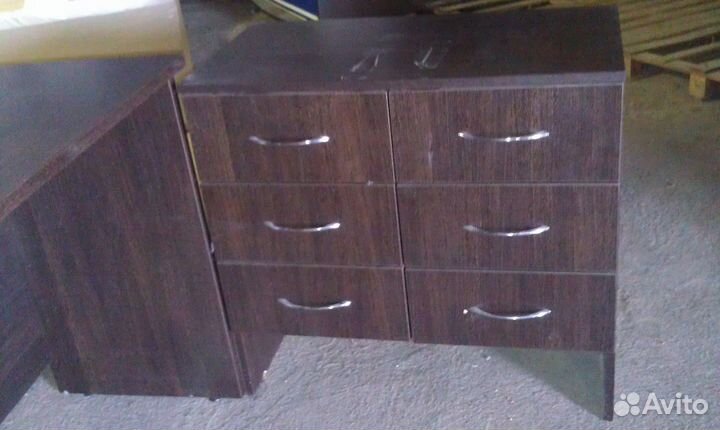 Рабочий стол с тумбой б/у