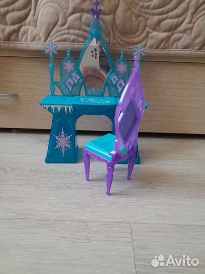 Туалетный столик для кукол