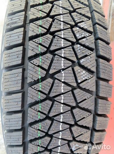 Bridgestone Blizzak DM-V2 225/55 R18