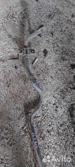 Стабилизатор задний на Nissan Skyline v35