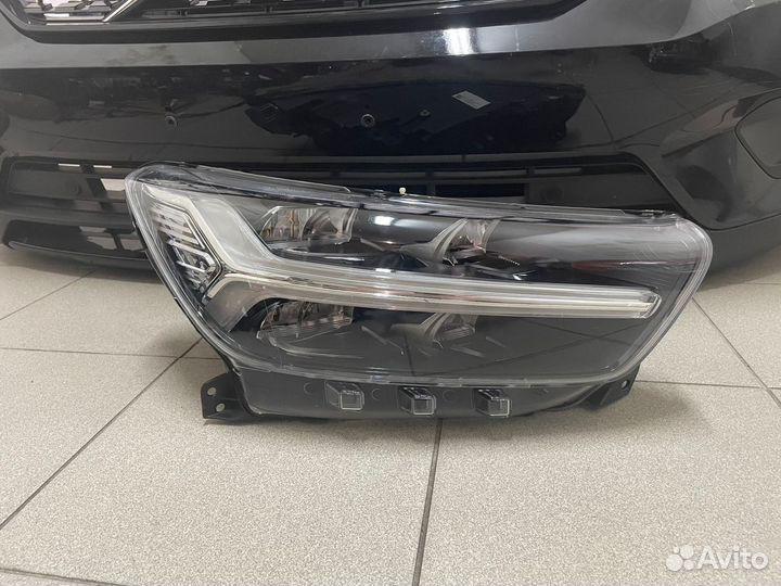 Volvo XC40 2020 ноускат, передняя часть