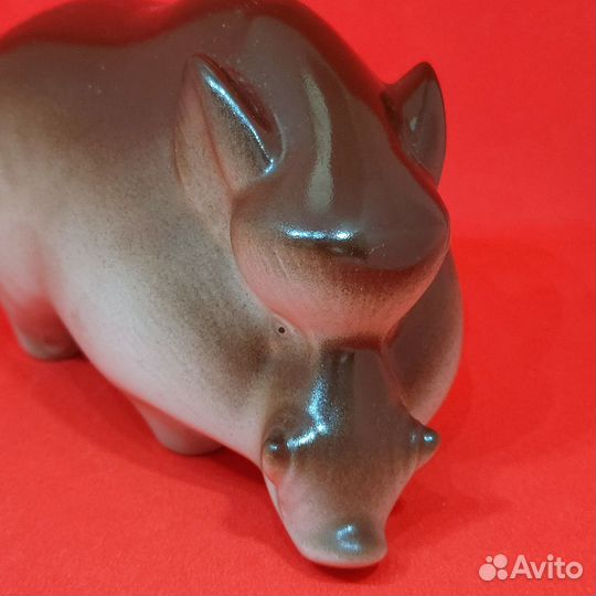 Фарфоровая статуэтка 