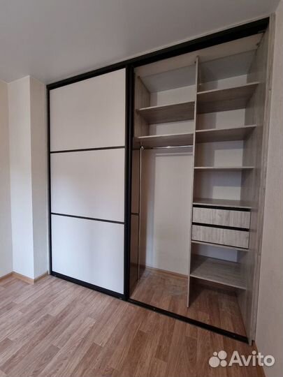 Современный шкаф купе