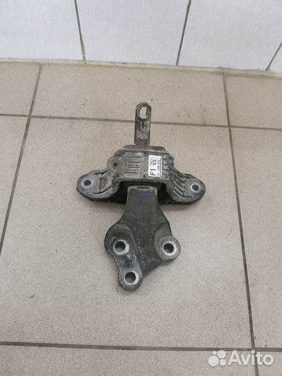 Подушка АКПП левая Chevrolet Cruze J300 13248552