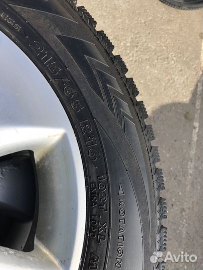 Nokian Tyres Hakkapeliitta 4 215/65 R16 102T