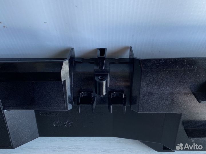 BMW X5 E70 Дефлектор радиатора