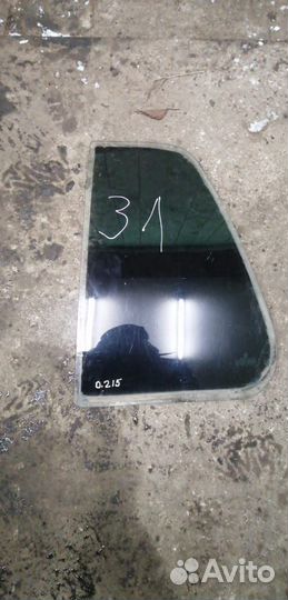 Стекло боковое глухое правое левое VW Golf III