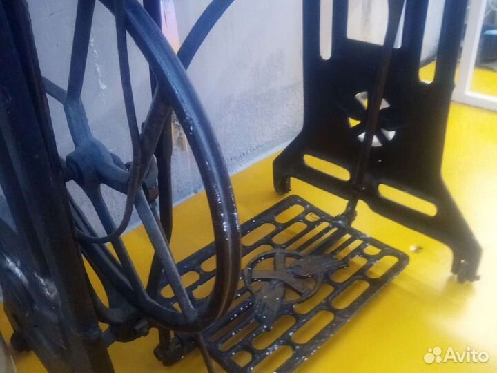 Швейная машина Singer