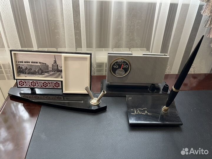 Настольный письменный прибор. Подставка