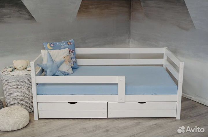 Кровати из массива березы новые