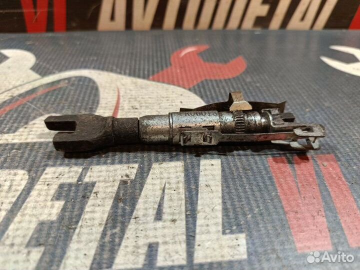 Механизм разведения колодок Ford Focus седан 2008