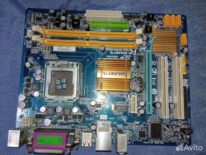 Продам все на фото цены разные