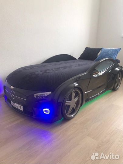 Детская кровать машинка