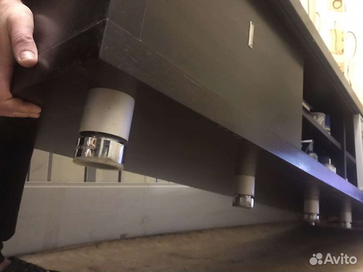 Тумба под телевизор