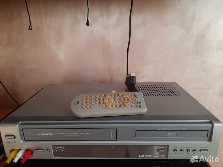 Видеомагнитофон с двд