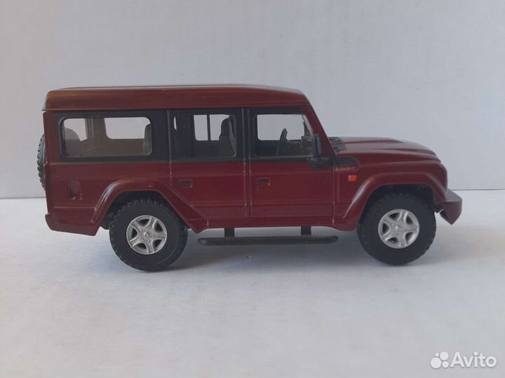 Iveco massif 1:43 mondo motors