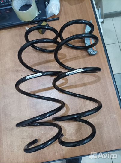 Пружина передняя новая Mercedes C-Class W204