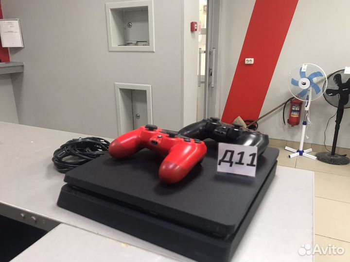 Д11) Sony playstation 4 slim 1tb 2 геймпада