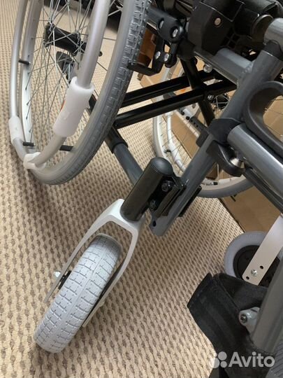 Коляска инвалидная новая