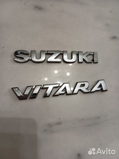 Эмблема Suzuki Vitara Сузуки витара