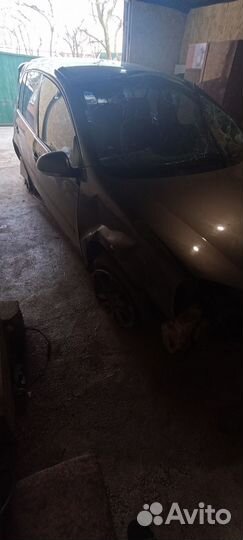 Volkswagen Golf 1.6 МТ, 2006, битый, 238 000 км