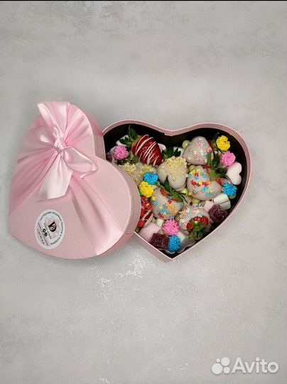 Клубника в шоколаде и маршмеллоу