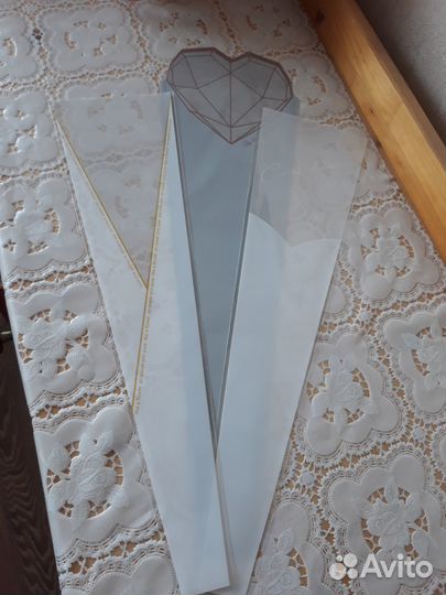 Наклейки, открытки, пакеты для подарков и цветов