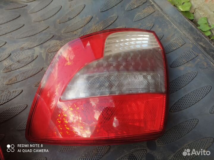 Задние фонари гранта седан