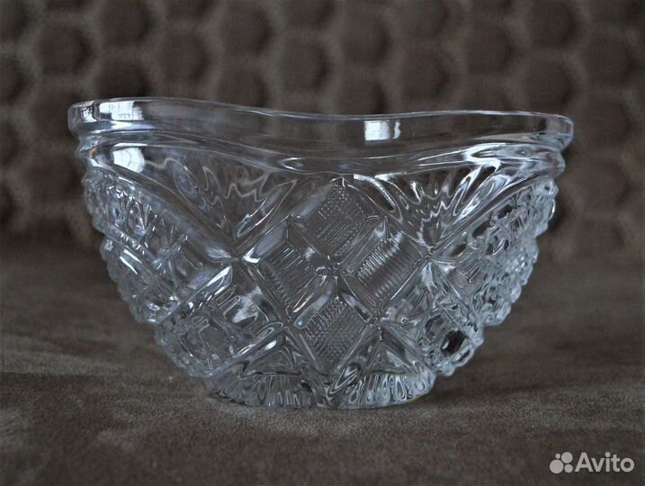 Хрустальная конфетница