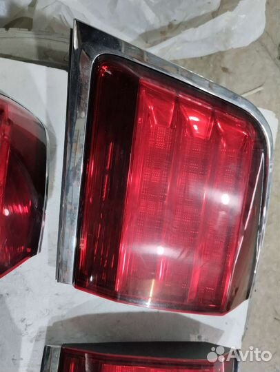 Задние фонари на LX570 оригинал 2011