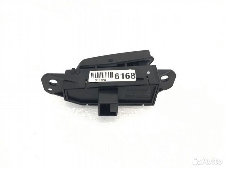 Кнопка центрального замка Chevrolet Cruze хетчбек