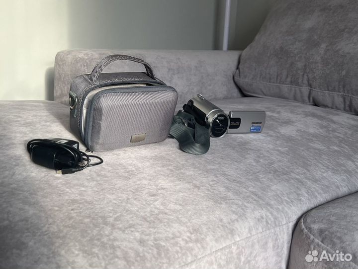 Видеокамера Samsung HMX-H300 Full HD