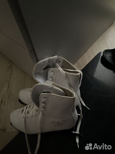 Коньки женские 37 размер