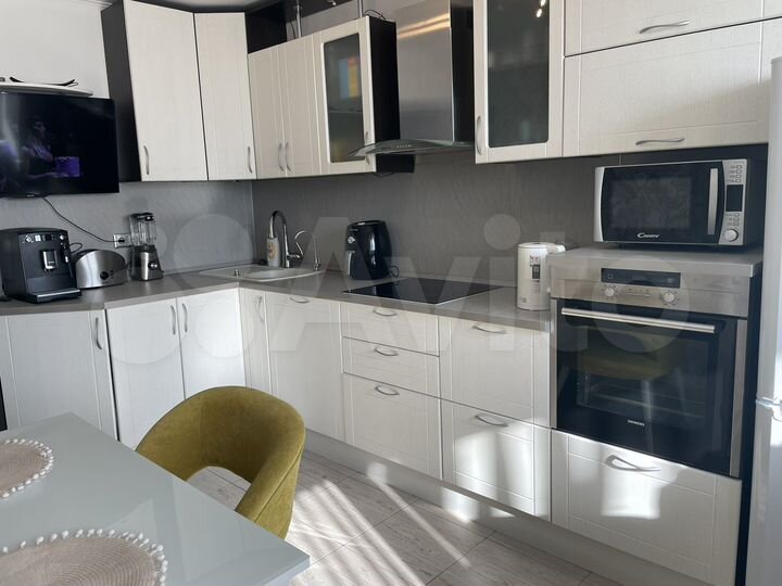 2-к. квартира, 76 м², 10/17 эт.