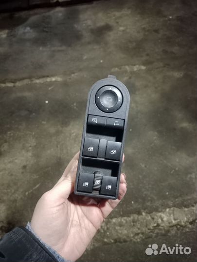 Блок стеклоподьемников Опель астра Н