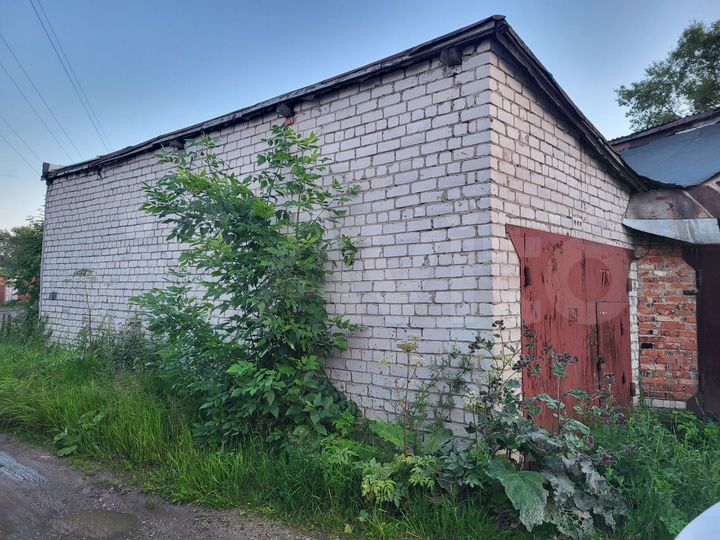 Гараж, > 30 м²