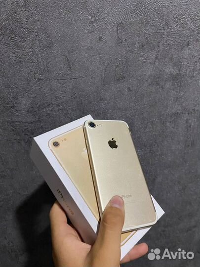 Телефон iPhone 7 128gb gold