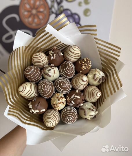 Съедобные букеты, клубника в шоколаде