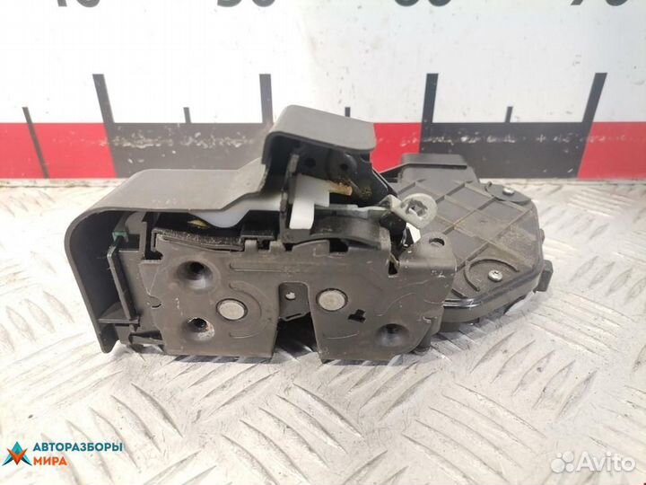 Замок двери задней правой Volvo V70 2 рест. 2008