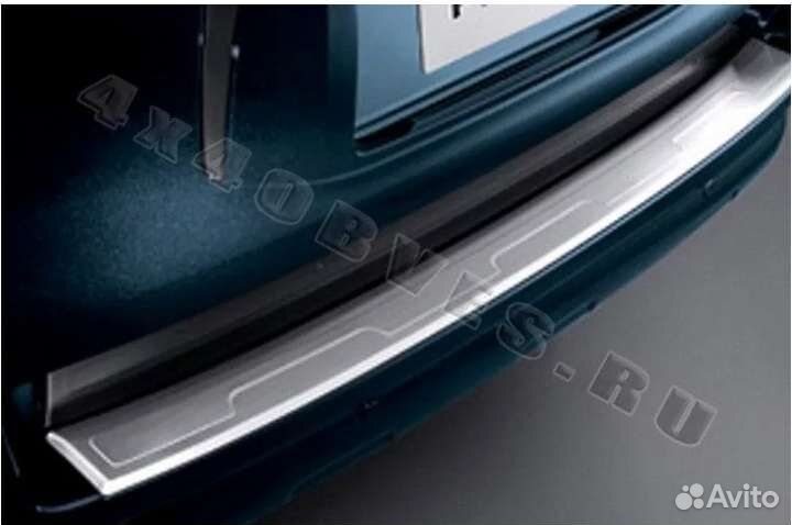 Накладка на задний бампер Тойота Ленд Крузер 150