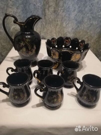 Сервиз. Кувшин, чашки, ваза