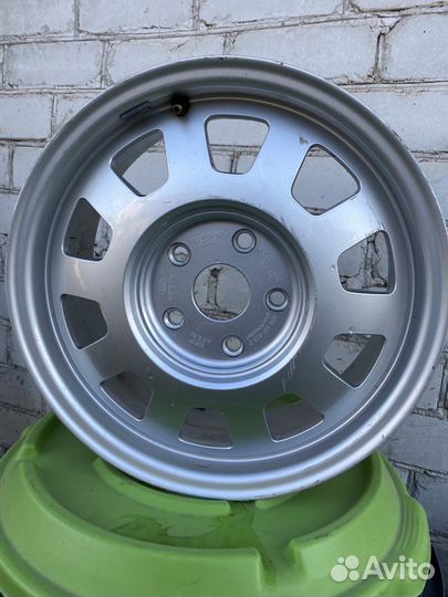 Диск литой Audi A4 A6 VW passat ое 8D0601025D