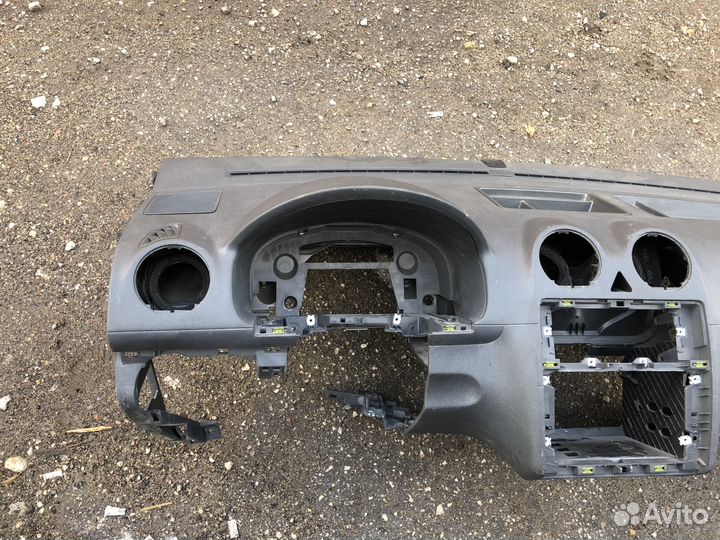 Торпедо Volkswagen Caddy 3 без airbag