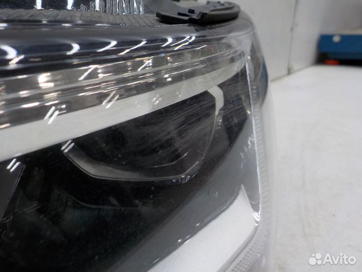 Фара левая Volkswagen Tiguan