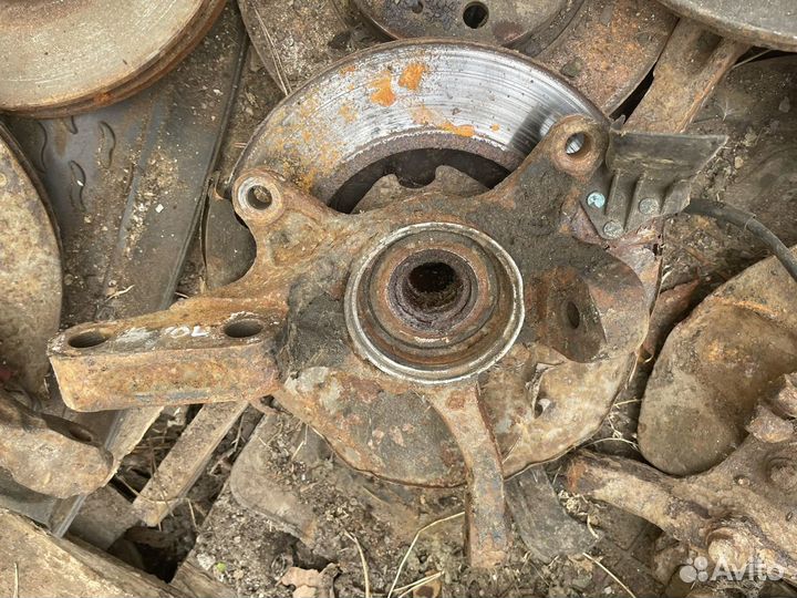 Кулак поворотный Тойота Камри xv10