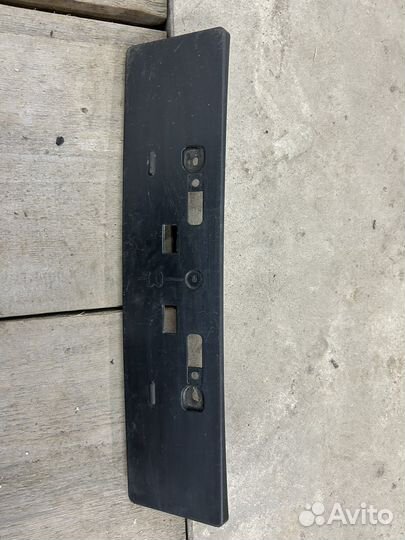 Площадка номерного знака Lexus Lx